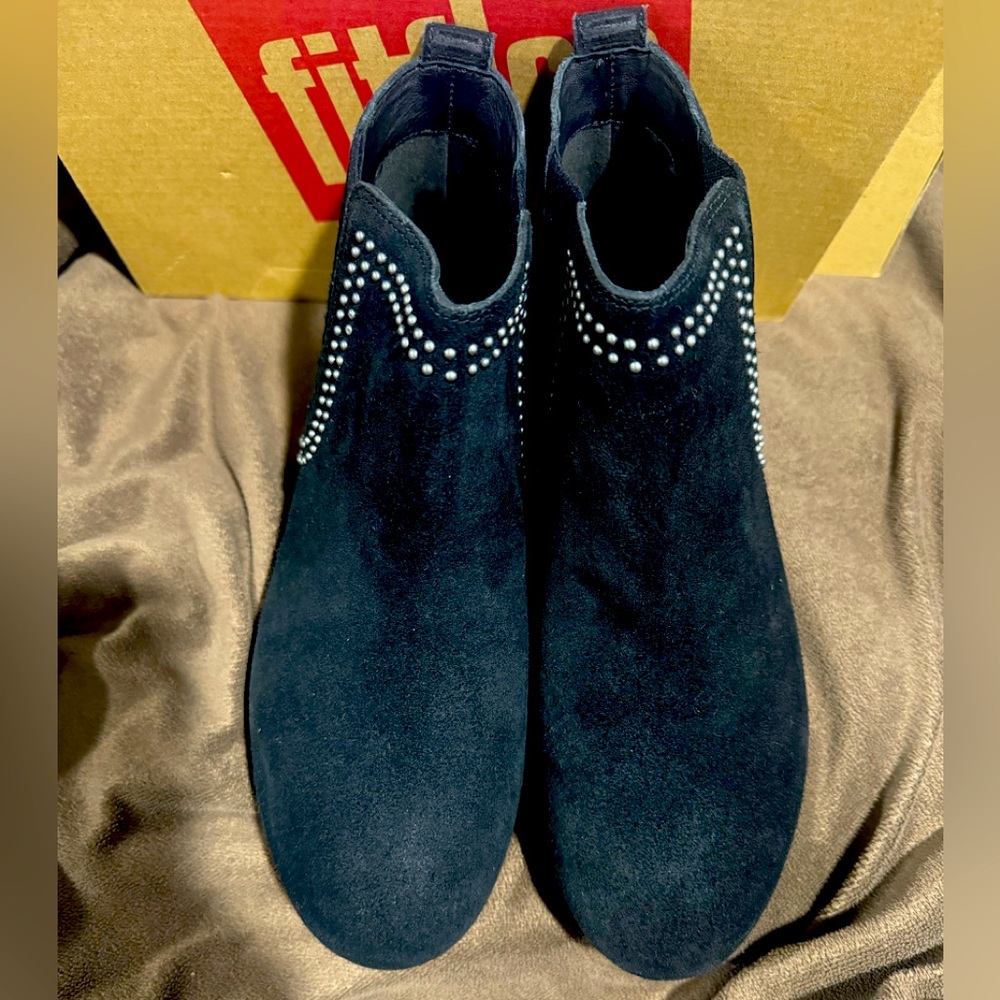 BN FitFlop Superchelsea Boot with studs BLACK US size US 9